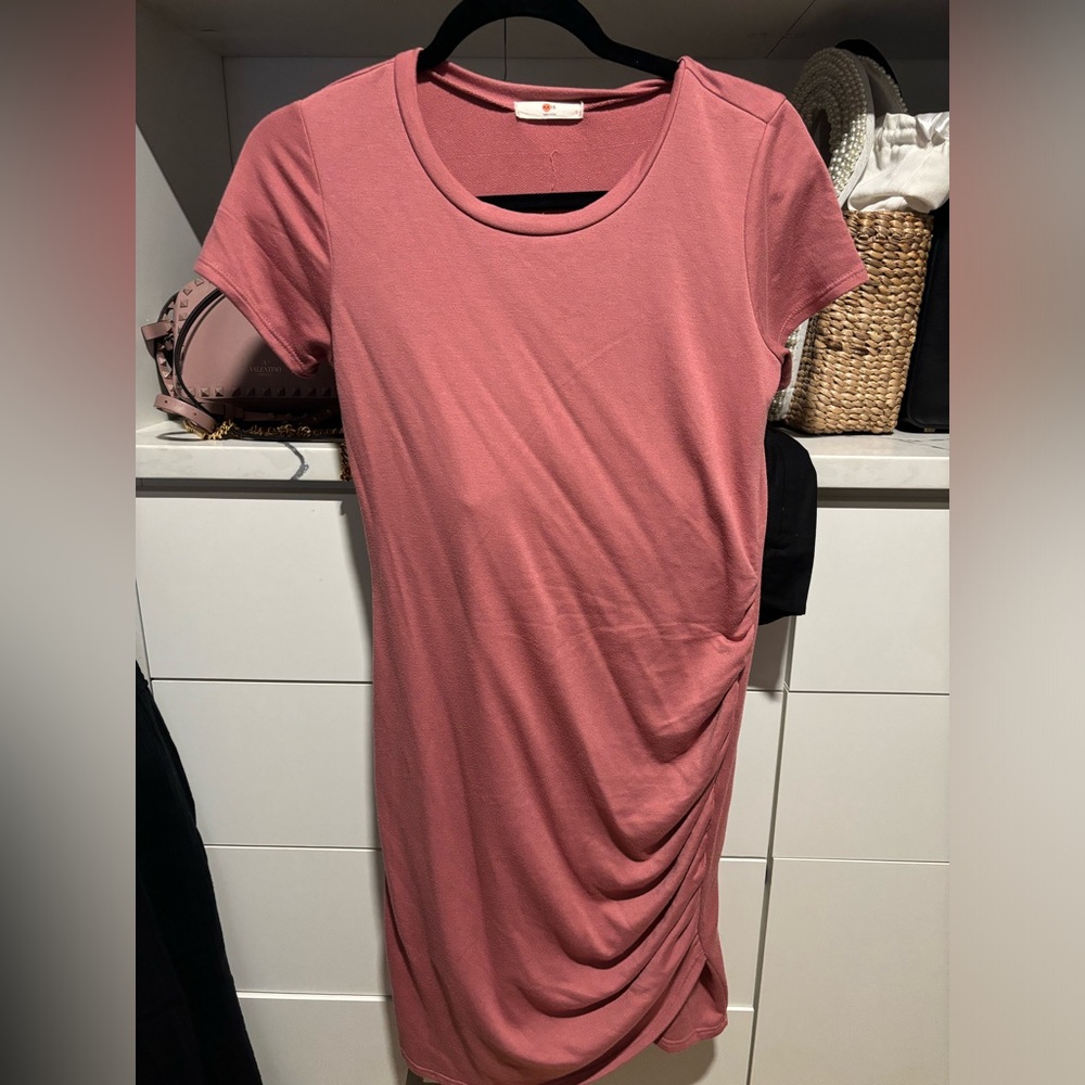 Pink blush maternity dress pink sz small. Worn once.